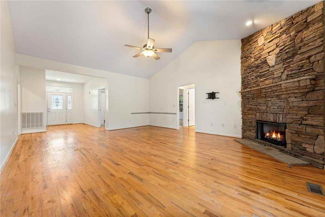 307 Willowbrook Lane - Photo 7 of 41