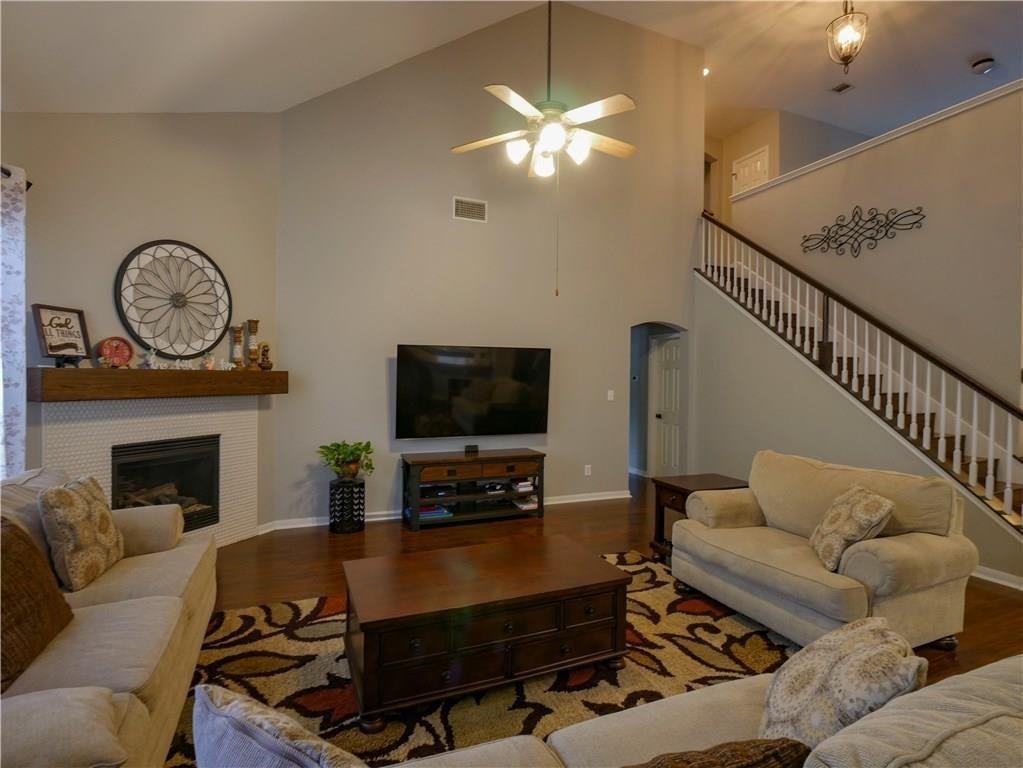 702 South Frontier Lane - Photo 7 of 30