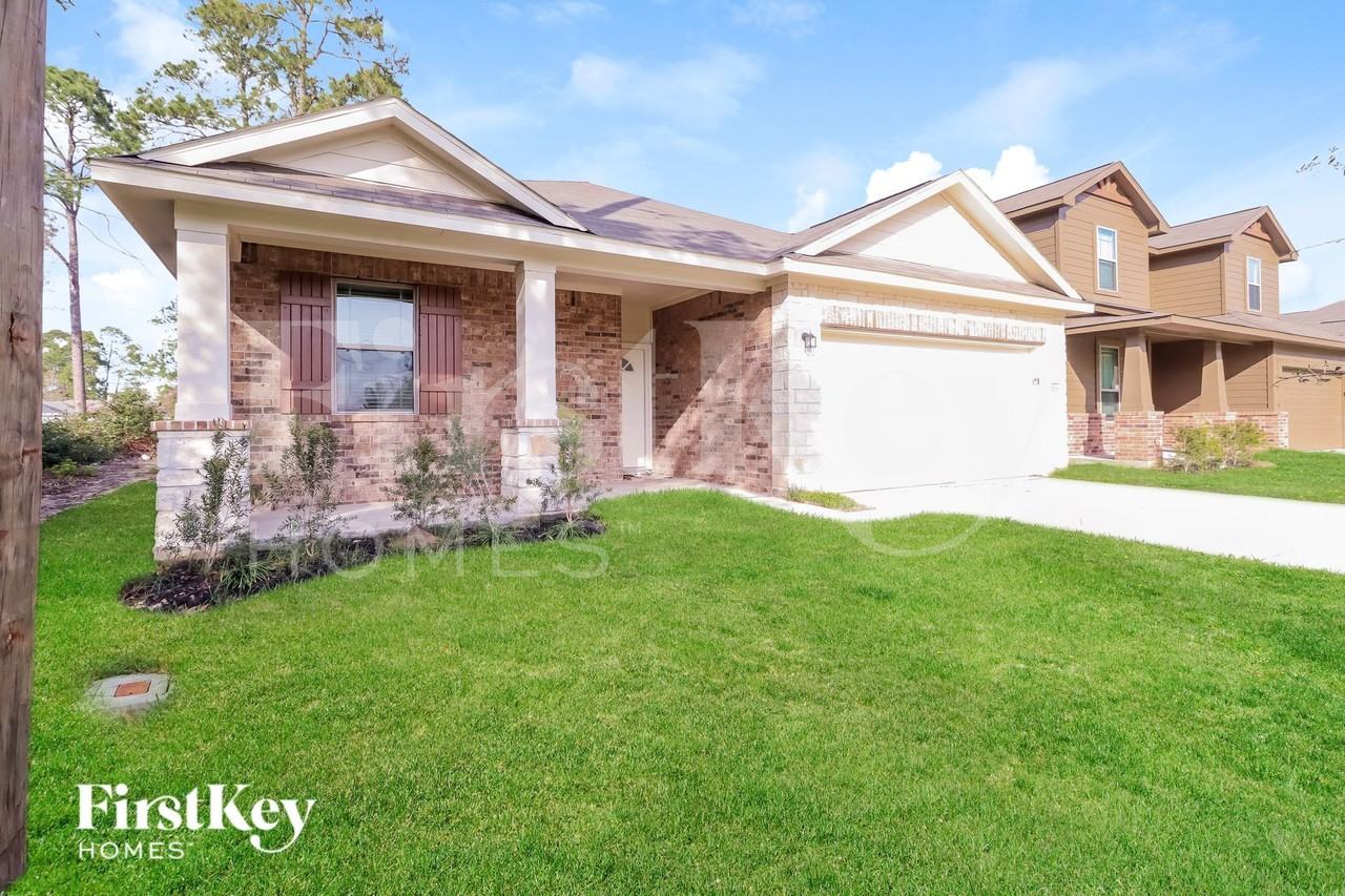 14701 Country Club Road - Photo 2 of 15