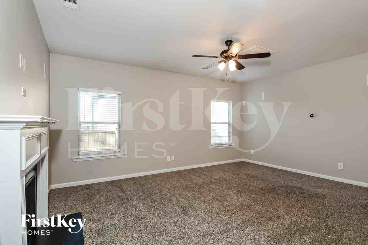 204 Sleepy Way - Photo 4 of 18