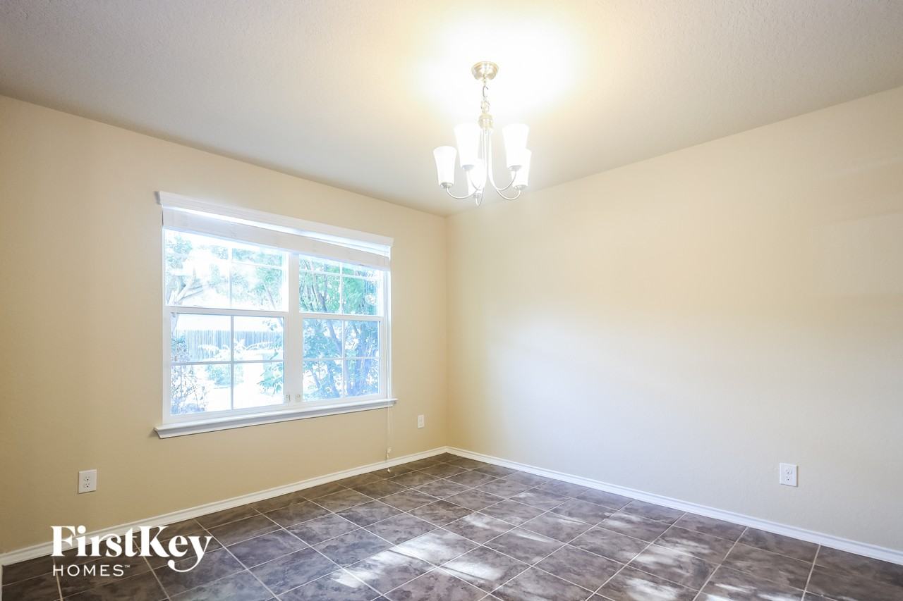 2115 Emerald Edge - Photo 5 of 15