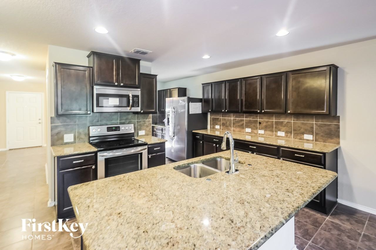 2115 Emerald Edge - Photo 6 of 15