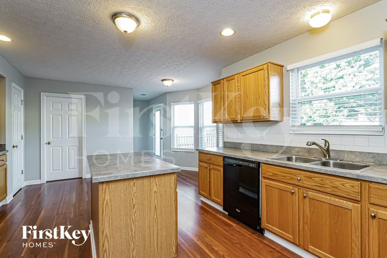 1206 Preeman Street - Photo 5 of 15