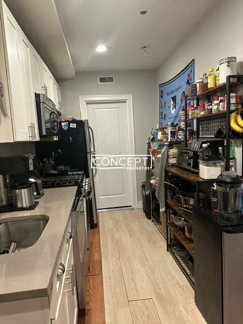 721 Parker St #1 - Photo 7 of 11