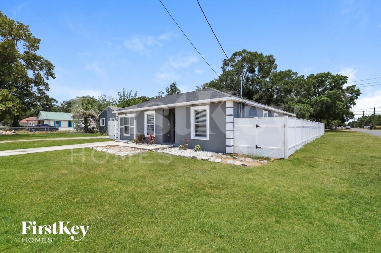 3601 North Whittier Street - Photo 2 of 16