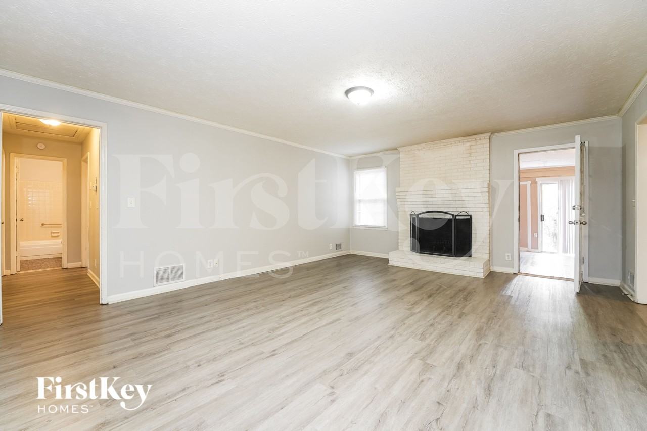 4005 Huddersfield Drive Southwest - Photo 2 of 19