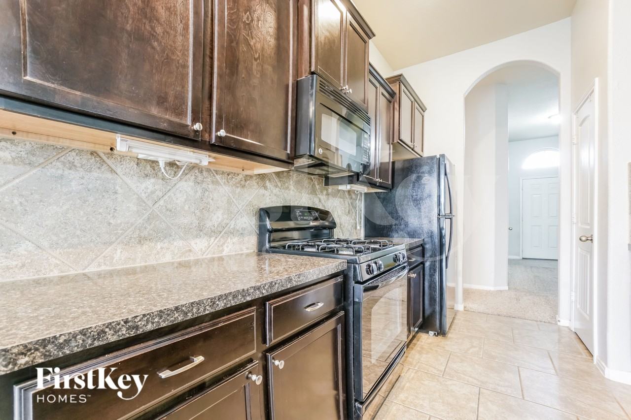 22559 Stillwater Valley Lane - Photo 5 of 16