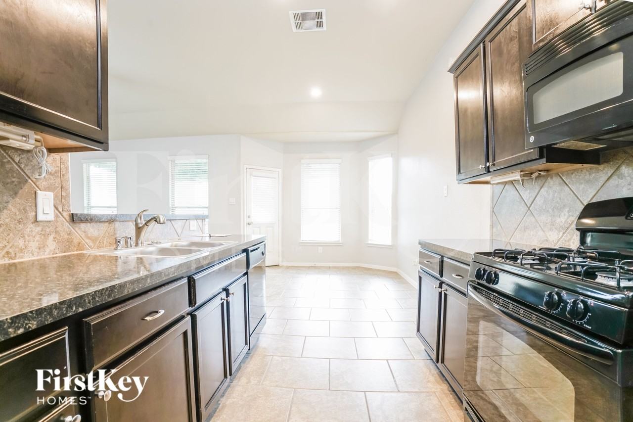 22559 Stillwater Valley Lane - Photo 6 of 16