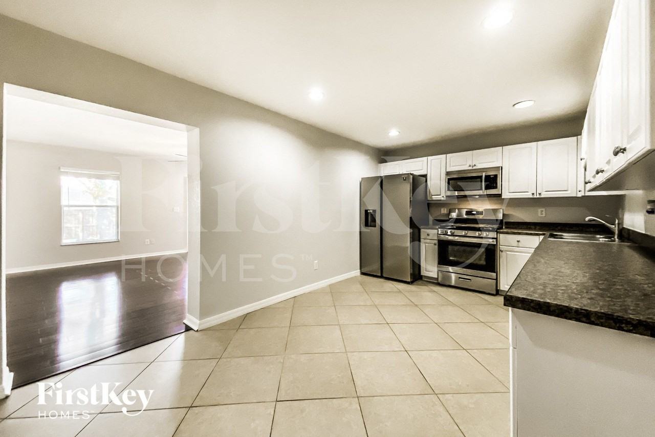 6017 Kiteridge Drive - Photo 6 of 15