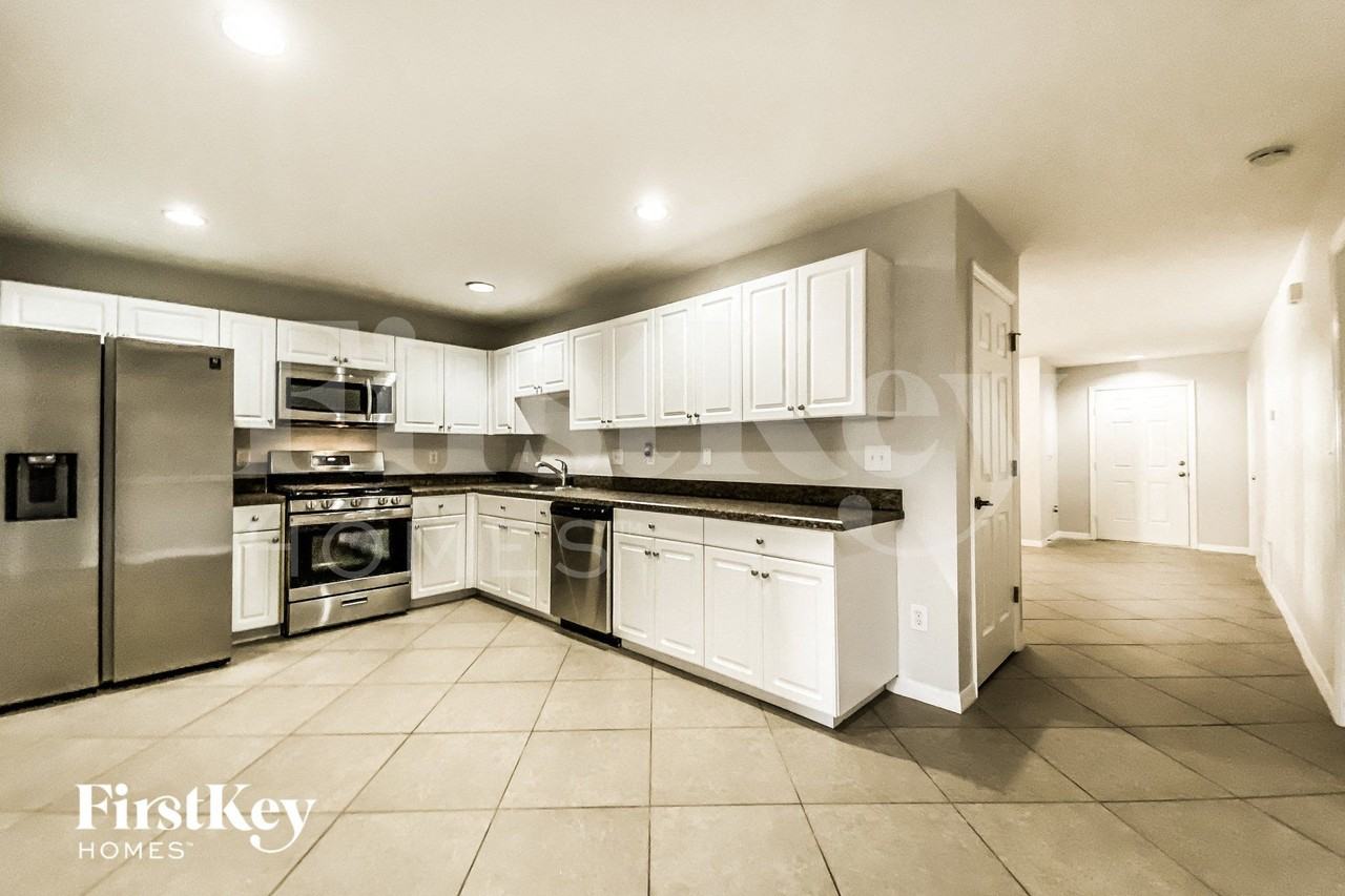 6017 Kiteridge Drive - Photo 7 of 15