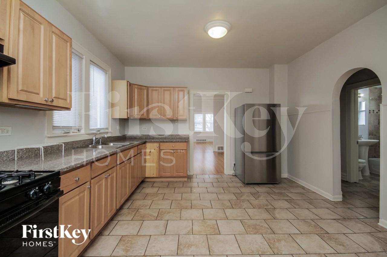 649 Price Ave - Photo 6 of 16