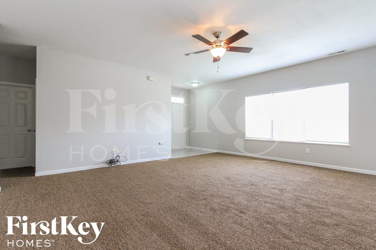 6148 Navy Cir - Photo 3 of 15