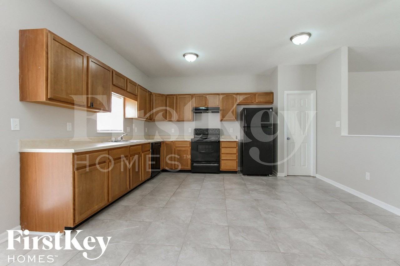 6148 Navy Cir - Photo 5 of 15