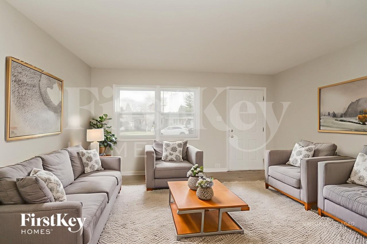 408 Dalhart Ave - Photo 5 of 19