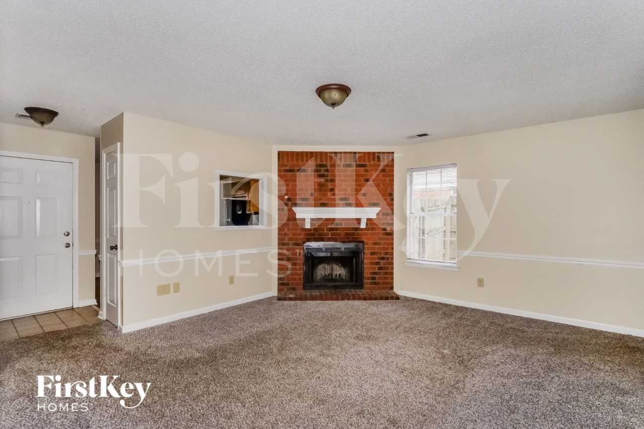 3926 Oak Branch Circle West - Photo 3 of 19