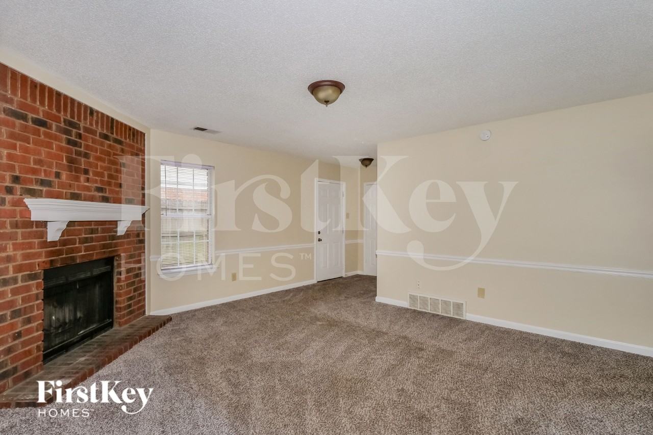 3926 Oak Branch Circle West - Photo 5 of 19