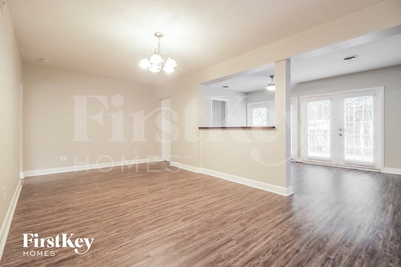 2029 Taylor Ave - Photo 4 of 15