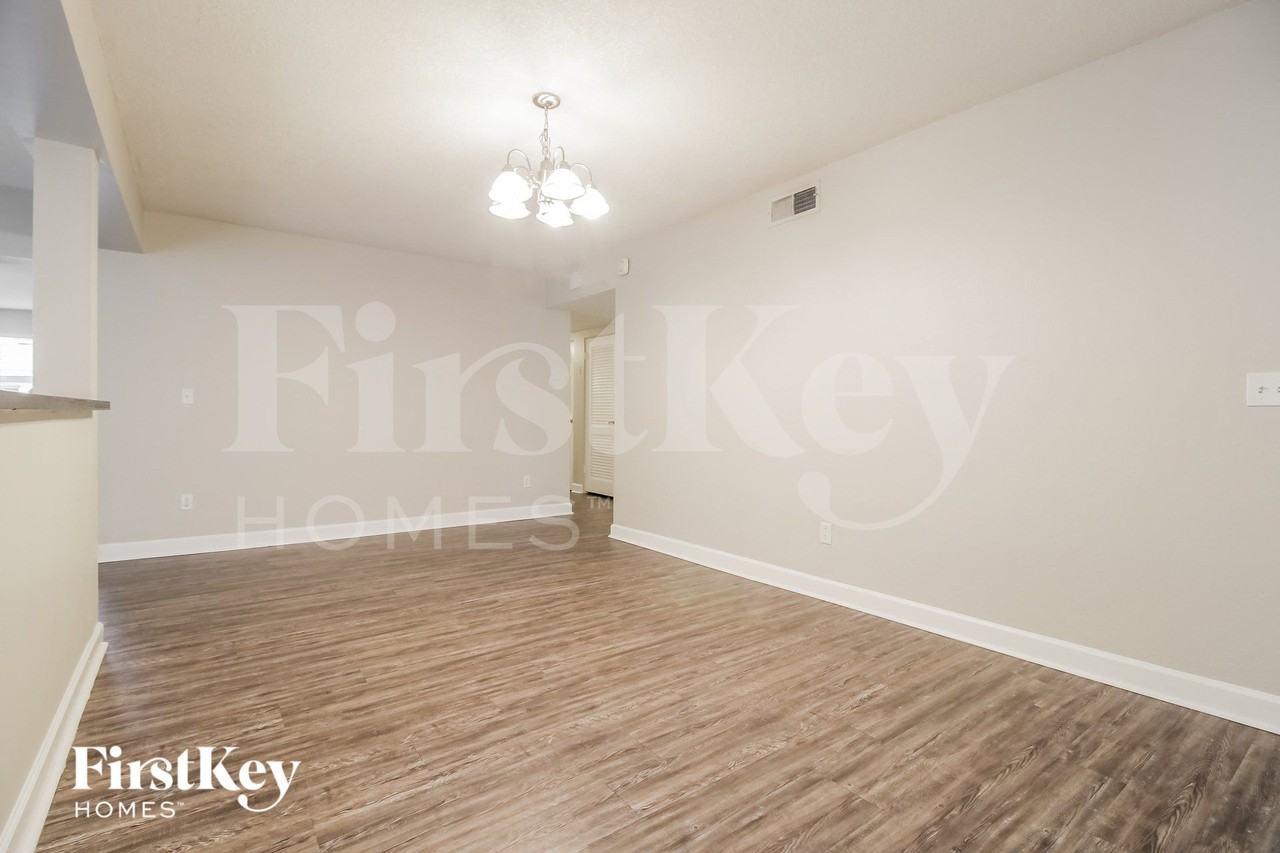 2029 Taylor Ave - Photo 5 of 15