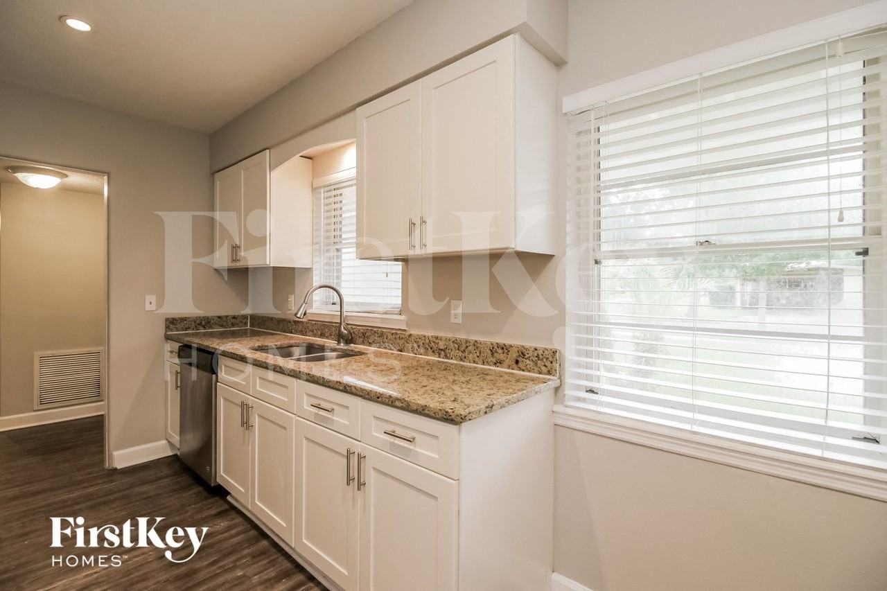 2029 Taylor Ave - Photo 6 of 15