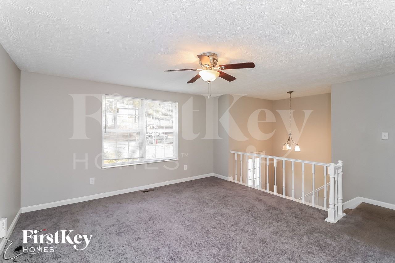 1949 North Landing Way Northeast - Photo 3 of 18