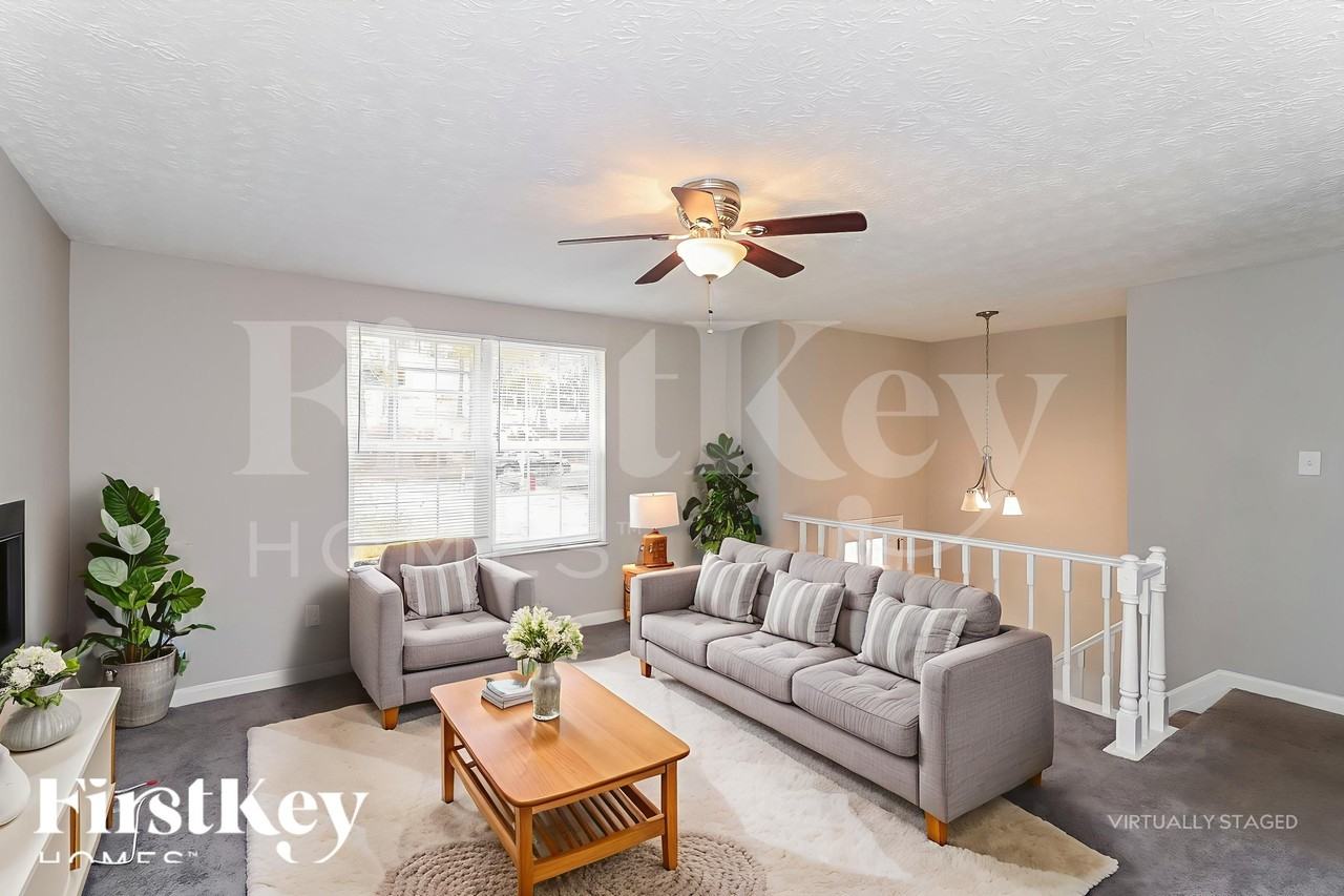 1949 North Landing Way Northeast - Photo 4 of 18