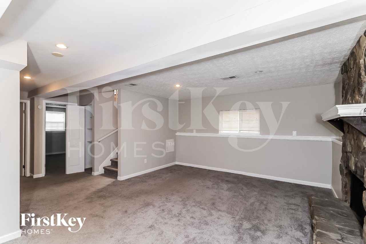 1949 North Landing Way Northeast - Photo 5 of 18