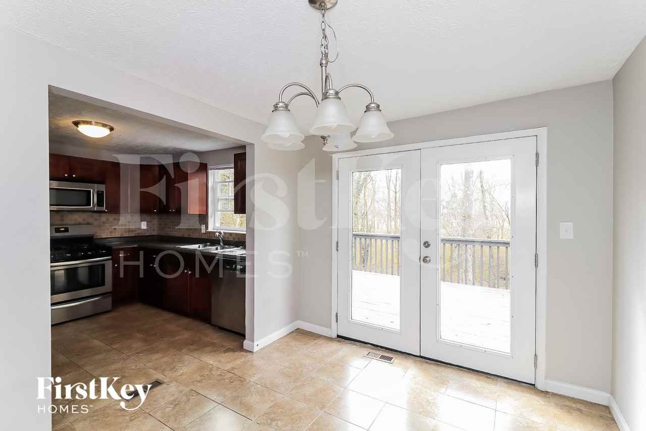 1949 North Landing Way Northeast - Photo 7 of 18