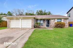 featured image of 14912 Oakwood Lane