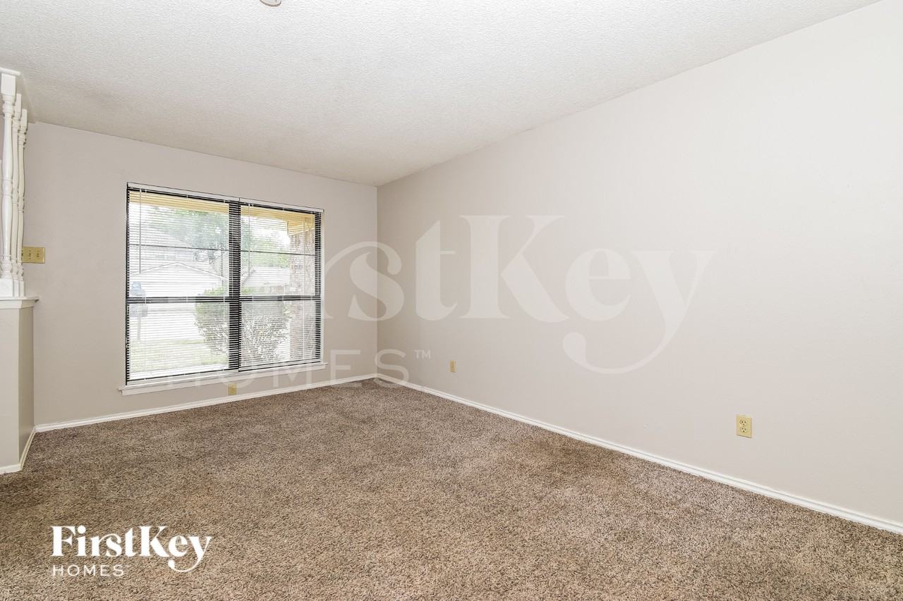 14912 Oakwood Lane - Photo 7 of 16