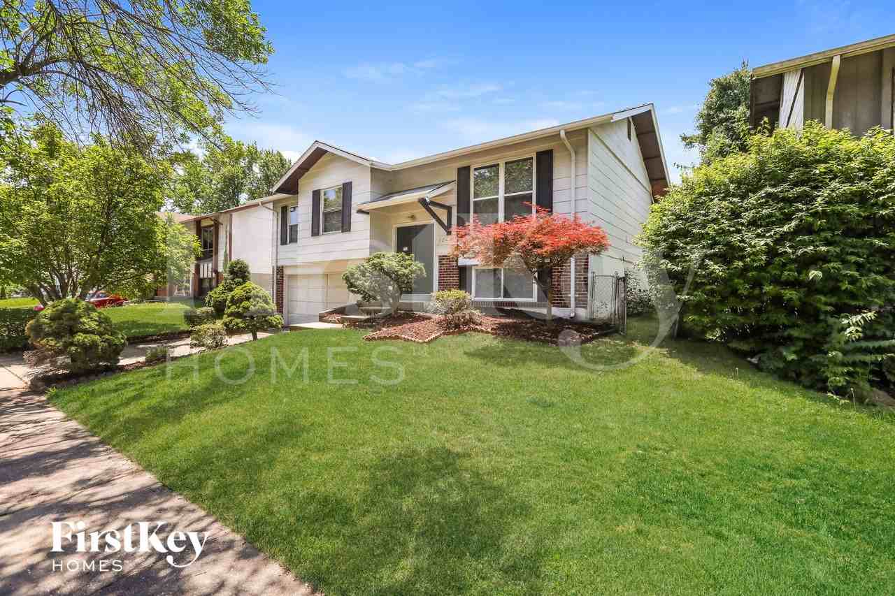 1246 Borden Drive - Photo 2 of 15