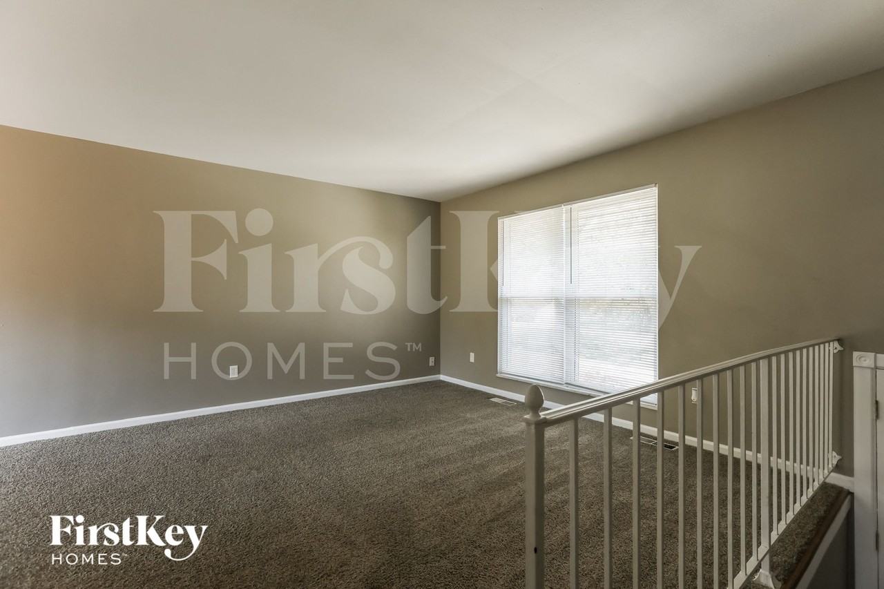 1246 Borden Drive - Photo 3 of 15