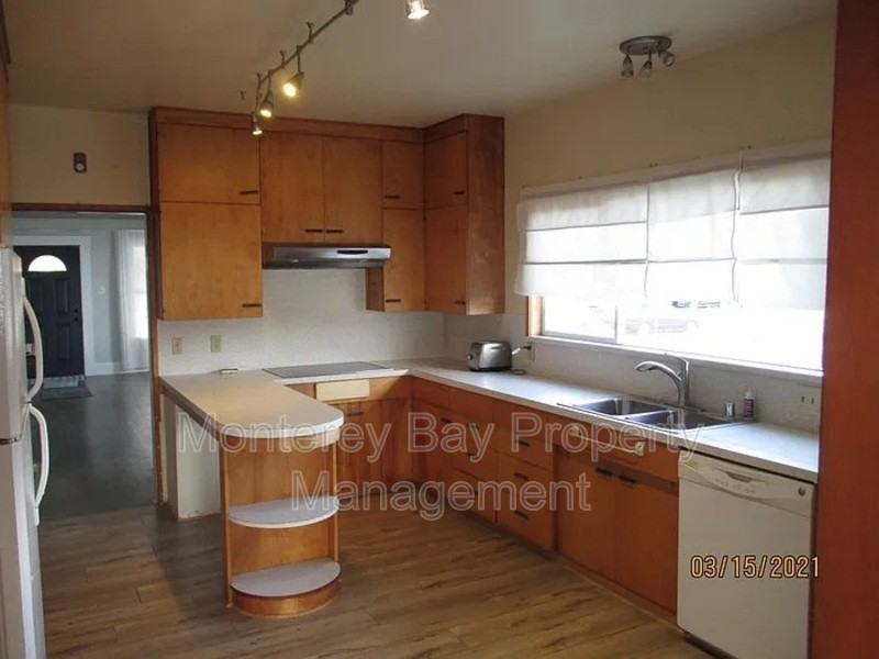 650 Hawthorne Street - Photo 4 of 14