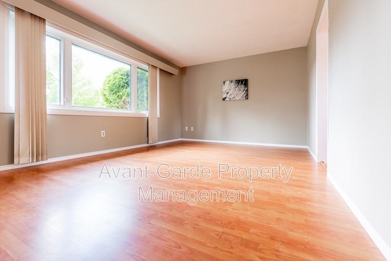 10803 50 Street Northwest - Photo 3 of 35