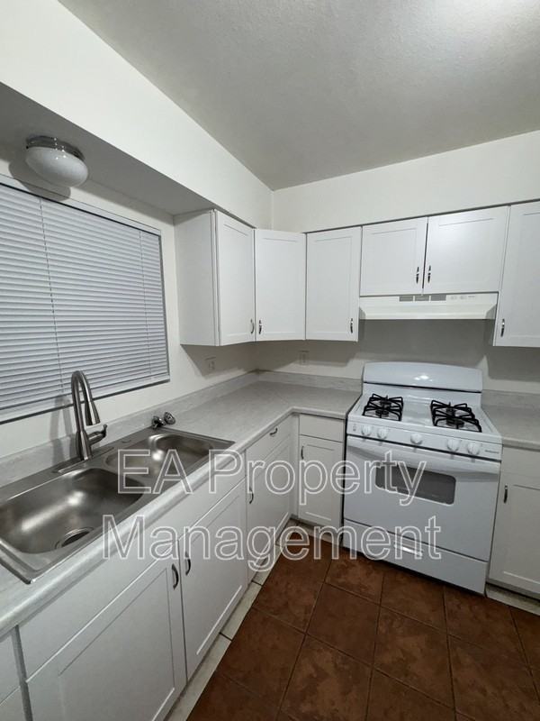 1212 Chelwood Park Boulevard Northeast #2 - Photo 7 of 22