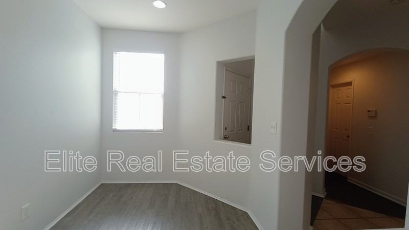 1866 Via Capri Street - Photo 5 of 50