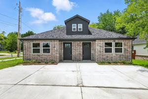 featured image of 3206 Sayle Street #101