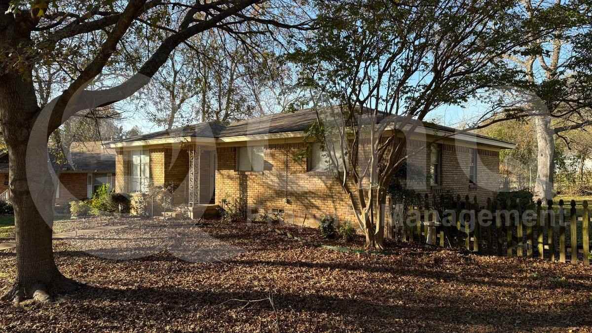 3535 Creek View Dr - Photo 3 of 10