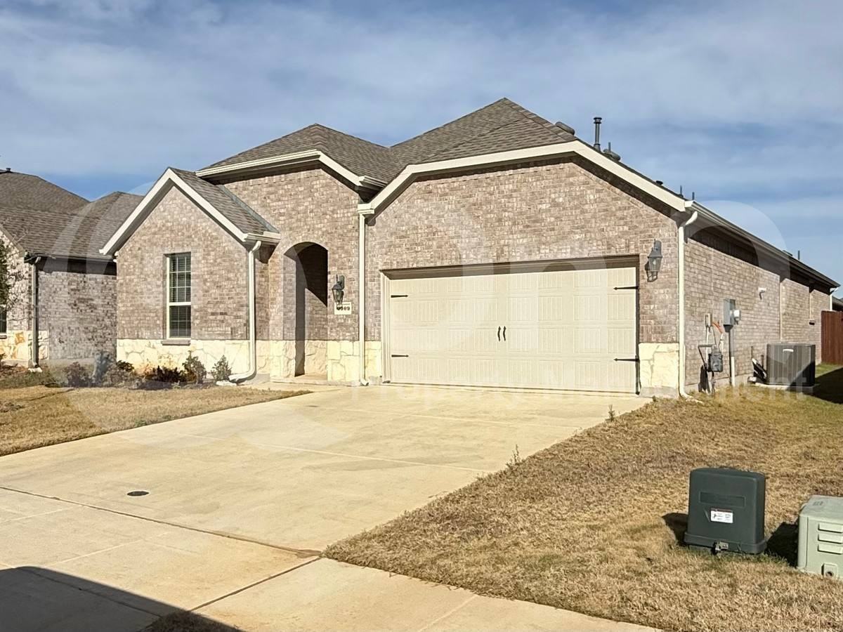 9909 Gray Barrel Dr - Photo 3 of 10