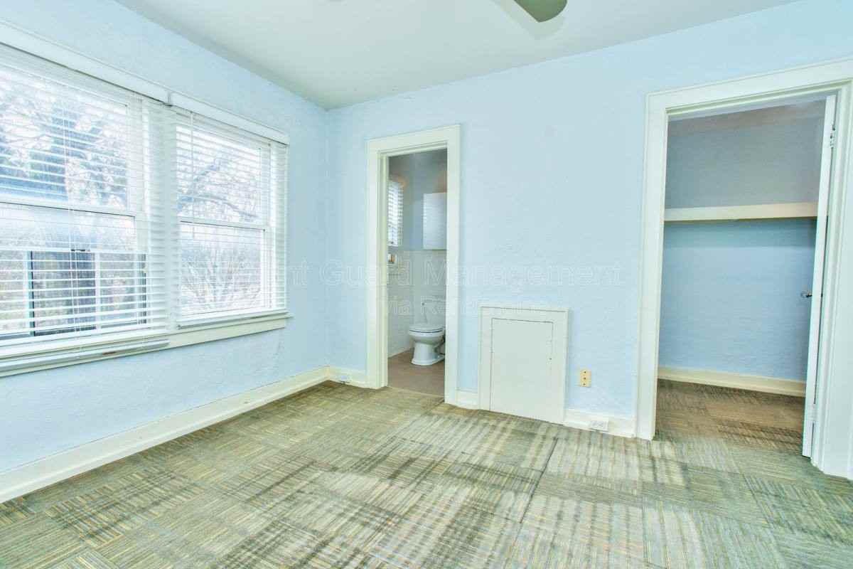 N Fairmount Ave #206 - Photo 3 of 10