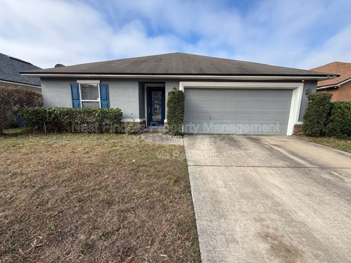 12059 Hayden Lakes Cir - Photo 2 of 10