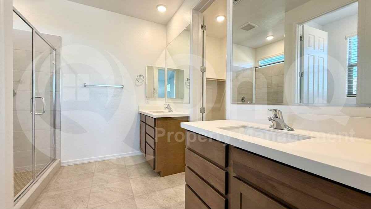 760 W Riparian Dr - Photo 2 of 10