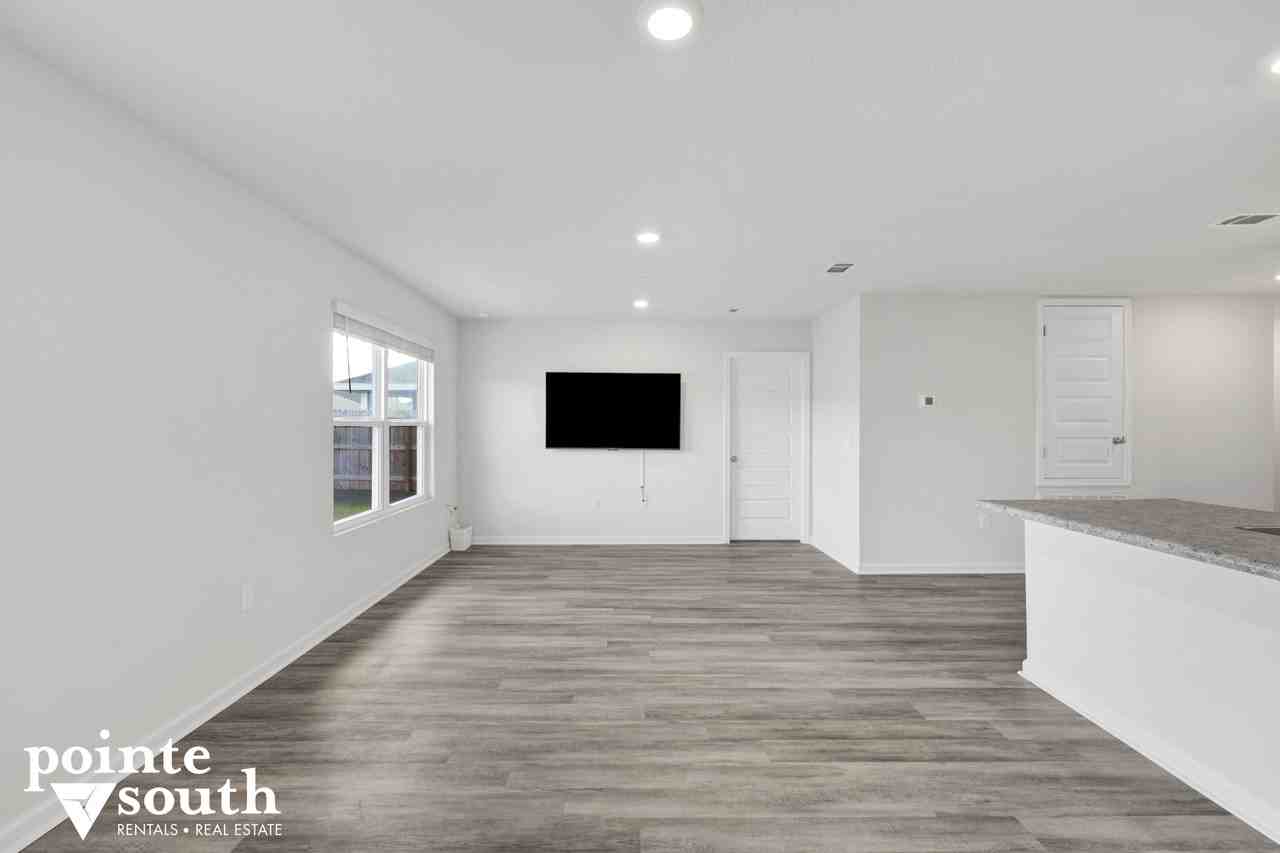 4366 Winged Elm Ct - Photo 4 of 25