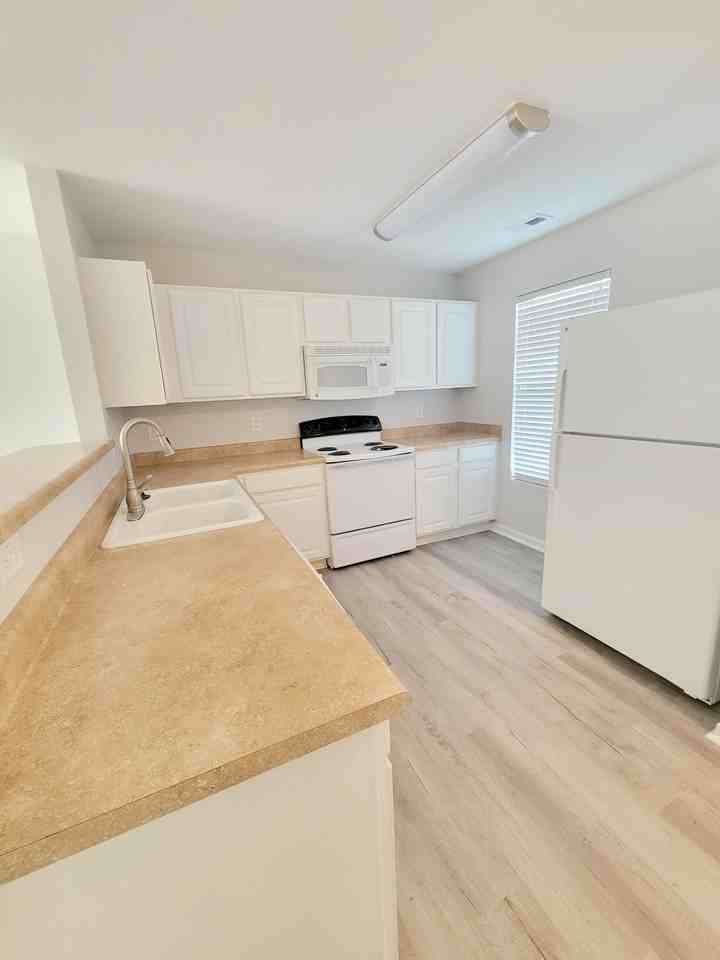 1407 Plexor Lane - Photo 5 of 43