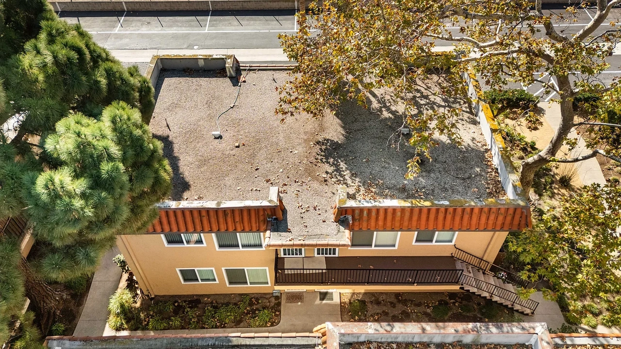 17172 Bolsa Chica Street - Photo 2 of 21