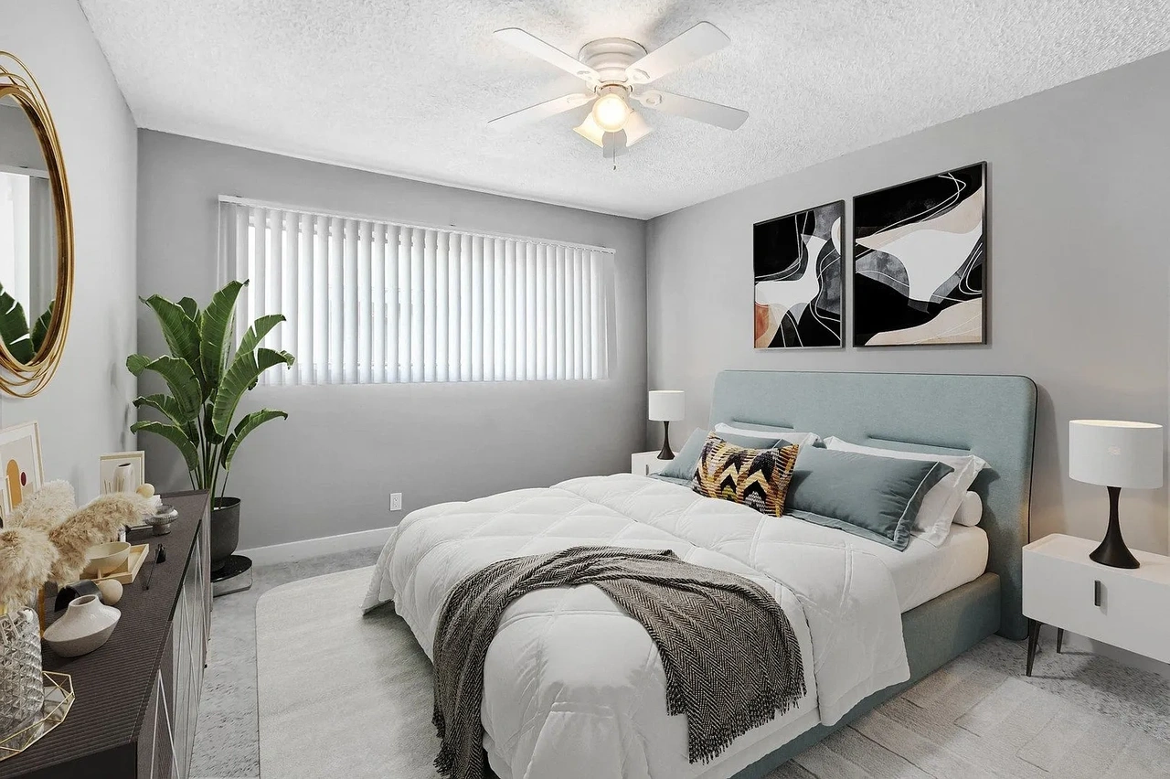 17172 Bolsa Chica Street - Photo 6 of 21