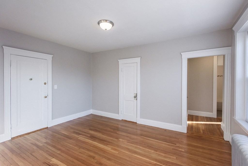 36 Quint Avenue - Photo 2 of 11