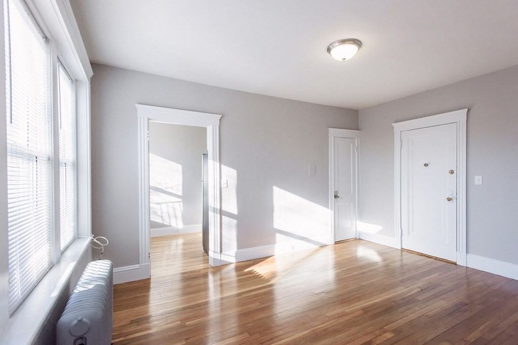 36 Quint Avenue - Photo 5 of 11