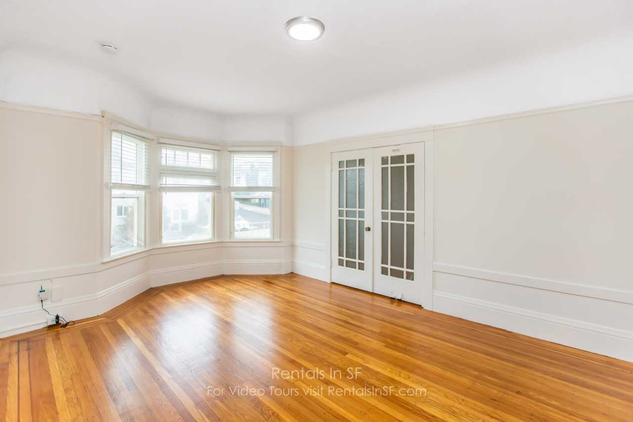 1044 Judah St #2 - Photo 5 of 10