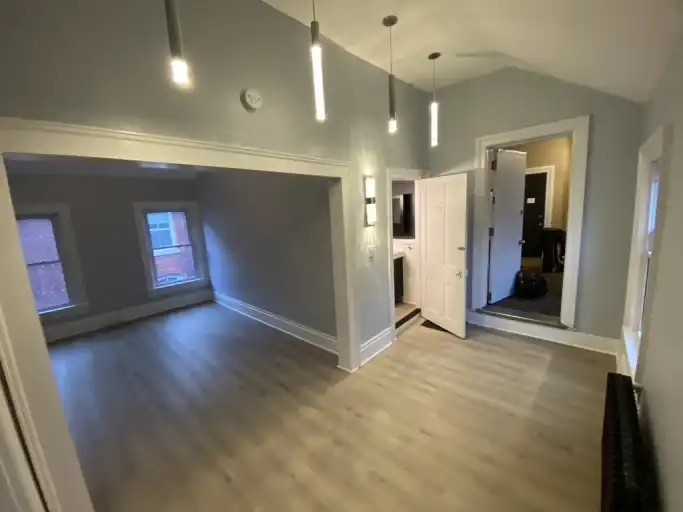 180 James St - Photo 6 of 10