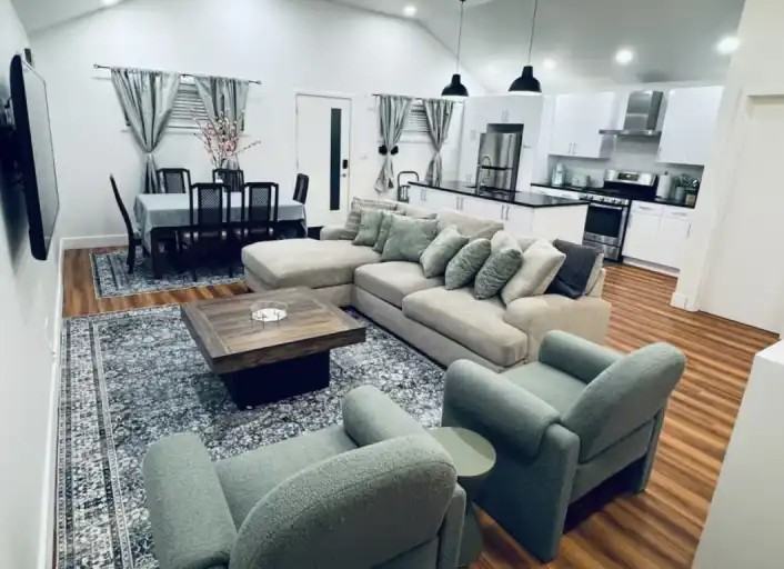 9820 108 Avenue - Photo 2 of 14